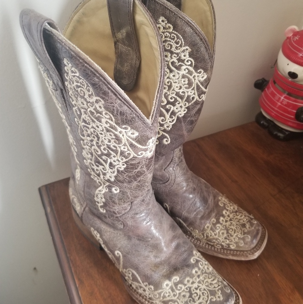Corral embroidered cowboy boots